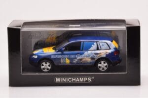Volkswagen Touareg 7L Shell Helix Fresh Up Force Minichamps 1:43 VOLKSWAGEN-264066 Kovina – slika 4 od 4