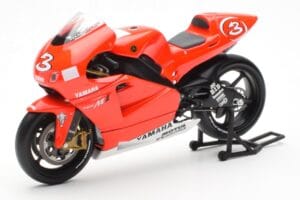 Yamaha YZR-M1 Marlboro Yamaha Team #3 M. Biaggi MotoGP 2002 Minichamps 1:12 122026303 Kovina – slika 2 od 4