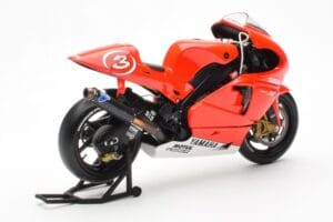 Yamaha YZR-M1 Marlboro Yamaha Team #3 M. Biaggi MotoGP 2002 Minichamps 1:12 122026303 Kovina – slika 3 od 4