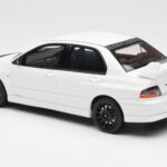 Mitsubishi Lancer Evo VIII MR FQ-400 Bel Otto 1:18 - image 5 of 6