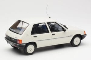 Peugeot 205 Junior Bela Otto 1:18 OT463 Smola – slika 2 od 6
