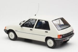 Peugeot 205 Junior Bela Otto 1:18 OT463 Smola – slika 5 od 6