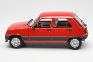 Renault 5 GTL Rdeč Otto 1:18 OT1147 Smola – slika 3 od 6