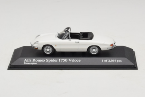 Alfa Romeo 1750 Spider Veloce Bela Minichamps 1:43 400120530 Kovina