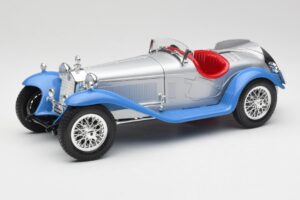 Alfa Romeo 2300 Spider Srebrnomodra Bburago 1:18 3008 Kovina