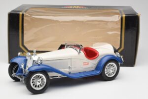 Alfa Romeo 2300 Spider Bel & Moder Bburago 1:18 3008-M1 Kovina – slika 6 od 6
