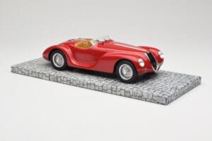 Alfa Romeo 6C 2500 SS Corsa Spider Rdeč Minichamps 1:18 107120230 Smola – slika 4 od 6