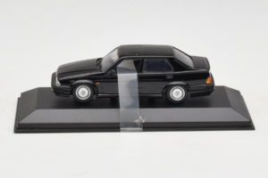 Alfa Romeo 75 3.0 V6 Črna Minichamps 1:43 403120463 Kovina
