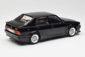 Alfa Romeo 75 Turbo Evoluzione Črn MCG 1:18 MCG18429 Kovina – slika 2 od 6