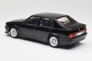 Alfa Romeo 75 Turbo Evoluzione Črn MCG 1:18 MCG18429 Kovina – slika 5 od 6