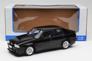 Alfa Romeo 75 Turbo Evoluzione Črn MCG 1:18 MCG18429 Kovina – slika 6 od 6