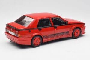 Alfa Romeo 75 Turbo Evoluzione Rdeč MCG 1:18 MCG18428 Kovina – slika 2 od 6
