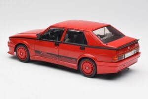 Alfa Romeo 75 Turbo Evoluzione Rdeč MCG 1:18 MCG18428 Kovina – slika 5 od 6