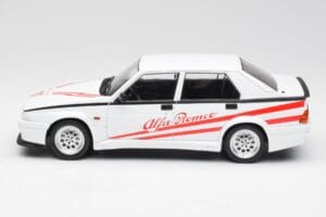 Alfa Romeo 75 Turbo Evoluzione Bel MCG 1:18 MCG18430 Kovina – slika 3 od 6