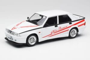 Alfa Romeo 75 Turbo Evoluzione Bel MCG 1:18 MCG18430 Kovina