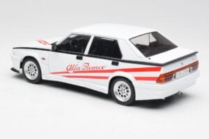 Alfa Romeo 75 Turbo Evoluzione Bel MCG 1:18 MCG18430 Kovina – slika 5 od 6