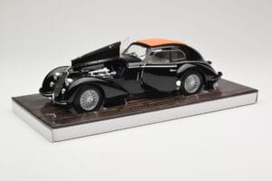 Alfa Romeo 8C 2900B Lungo Črn Minichamps 1:18 100120421 Kovina – slika 2 od 8