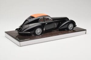 Alfa Romeo 8C 2900B Lungo Črn Minichamps 1:18 100120421 Kovina – slika 4 od 8