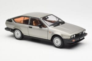Alfa Romeo Alfetta GTV 2.0 Siv Metalik AUTOart 1:18 70147 Kovina – slika 6 od 8