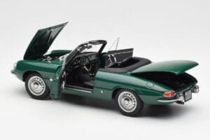 Alfa Romeo Duetto Spider Zelen AUTOart 1:18 70138 Kovina – slika 5 od 8
