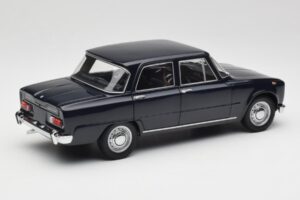 Alfa Romeo Giulia 1300 Moder Minichamps 1:18 180120905 Kovina – slika 3 od 8