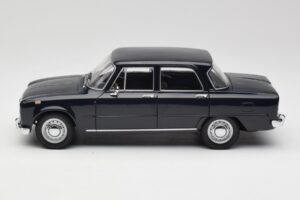 Alfa Romeo Giulia 1300 Moder Minichamps 1:18 180120905 Kovina – slika 4 od 8
