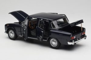 Alfa Romeo Giulia 1300 Moder Minichamps 1:18 180120905 Kovina – slika 5 od 8