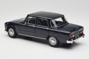 Alfa Romeo Giulia 1300 Moder Minichamps 1:18 180120905 Kovina – slika 7 od 8