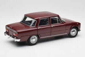Alfa Romeo Giulia 1300 Temno Rdeč Minichamps 1:18 180120906 Kovina – slika 3 od 8