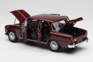 Alfa Romeo Giulia 1300 Temno Rdeč Minichamps 1:18 180120906 Kovina – slika 5 od 8