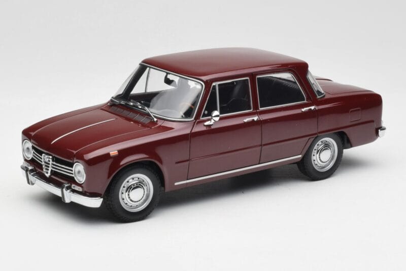 Alfa Romeo Giulia 1300 Temno Rdeč Minichamps 1:18 180120906 Kovina