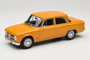 Alfa Romeo Giulia 1300 Super Oranžen Minichamps 1:18 180120900 Kovina
