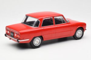 Alfa Romeo Giulia Nuova Super Rdeč MCG 1:18 MCG18145 Kovina – slika 2 od 6