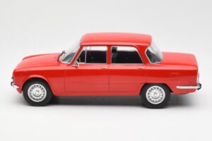 Alfa Romeo Giulia Nuova Super Rdeč MCG 1:18 MCG18145 Kovina – slika 3 od 6