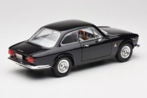Alfa Romeo Giulia Sprint GTA Črn Road Signature 1:18 92348 Kovina – slika 3 od 8