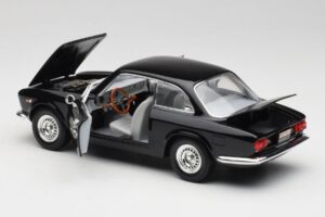 Alfa Romeo Giulia Sprint GTA Črn Road Signature 1:18 92348 Kovina – slika 5 od 8