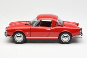 Alfa Romeo Giulietta 1300 Spider Rdeč AUTOart 1:18 70157 Kovina – slika 4 od 8