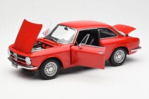 Alfa Romeo GT 1300 Junior LHD Rdeč AUTOart 1:18 70131 Kovina – slika 2 od 8