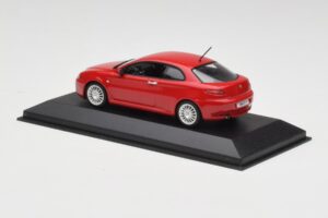 Alfa Romeo GT Alfa Rdeč Minichamps 1:43 400120321 Kovina – slika 3 od 4