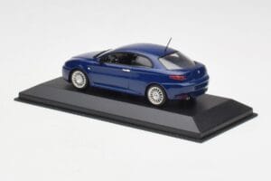 Alfa Romeo GT Dark Blue Metallic Minichamps 1:43 400120326 Kovina – slika 3 od 4
