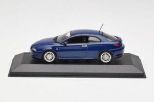 Alfa Romeo GT Dark Blue Metallic Minichamps 1:43 400120326 Kovina