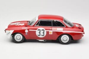Alfa Romeo GTA 1300 Junior #33 T. Hezemans / G. van Lennep Division 1 Winners 4 Hours of Jarama 1972 Minichamps 1:18 15572123 – slika 3 od 6