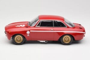 Alfa Romeo GTA 1300 Junior Rdeč Minichamps 1:18 155120020 Kovina – slika 3 od 6