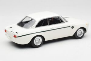 Alfa Romeo GTA 1300 Junior Bel Minichamps 1:18 155120021 Kovina – slika 2 od 6
