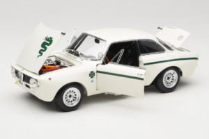 Alfa Romeo GTA 1300 Junior Bel Minichamps 1:18 100120501 Kovina – slika 2 od 8