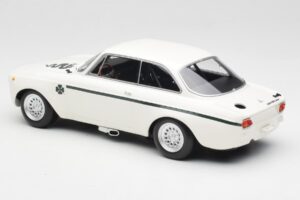 Alfa Romeo GTA 1300 Junior Bel Minichamps 1:18 155120021 Kovina – slika 5 od 6