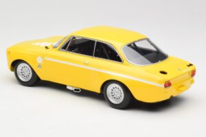 Alfa Romeo GTA 1300 Junior Rumen Minichamps 1:18 155120024 Kovina – slika 4 od 6
