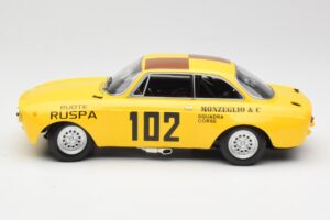 Alfa Romeo GTA 1300 #102 Squadra Corse R. Zanetti / M. Ruspa / Monzeglio Targa Florio 1971 Minichamps 1:18 155711202 Kovina – slika 3 od 6