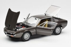 Alfa Romeo Montreal Rjav Metalik AUTOart 1:18 70173 Kovina – slika 2 od 8
