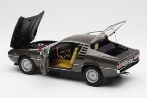 Alfa Romeo Montreal Rjav Metalik AUTOart 1:18 70173 Kovina – slika 5 od 8